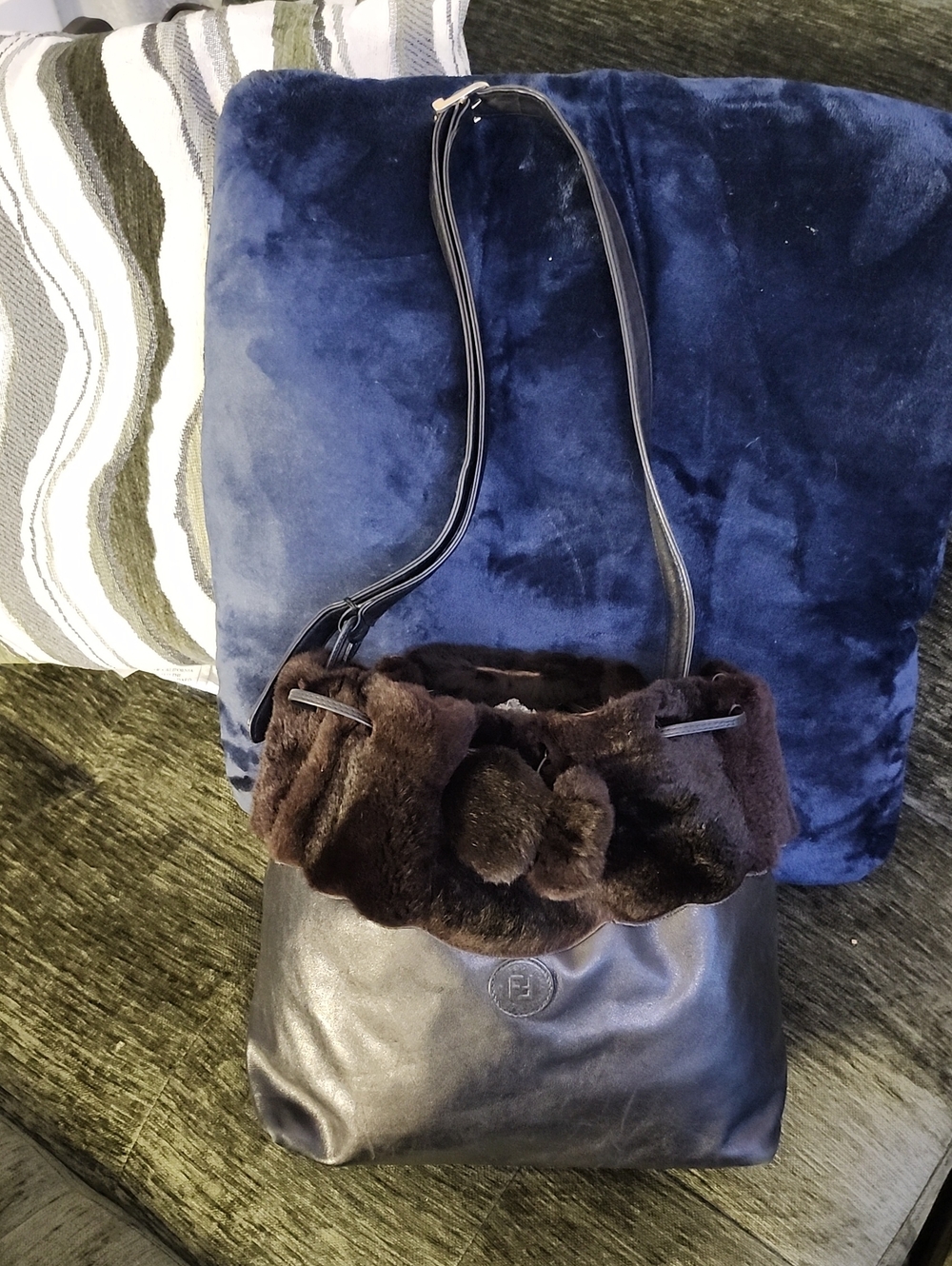 Fendi Rare Leather & Fur Shoulder Bag Drawstring Black & Brown Authentic - Picture 11 of 16
